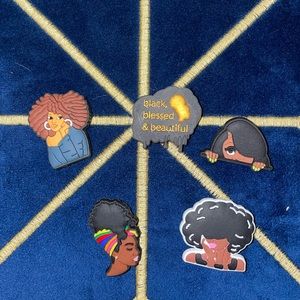 Crocs “black queen” charm set